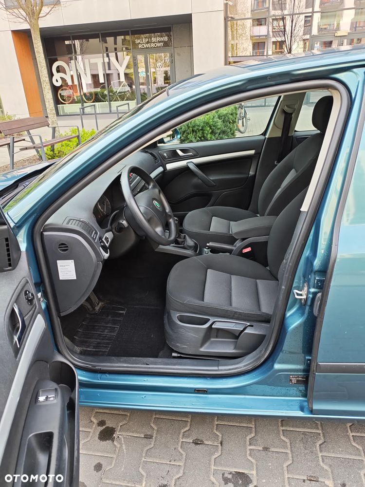 Skoda Octavia 1.6 FSI Ambiente - 11