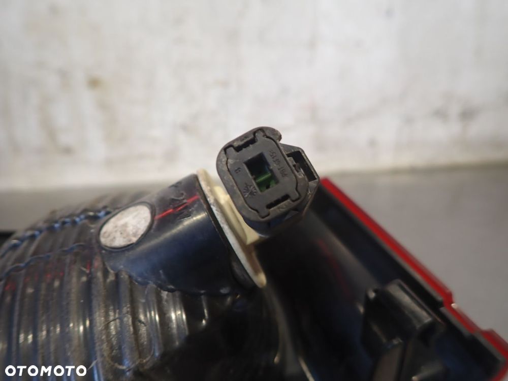 LAMPA COFANIA PRAWA CITROEN C3 PICASSO 1.6 - 4