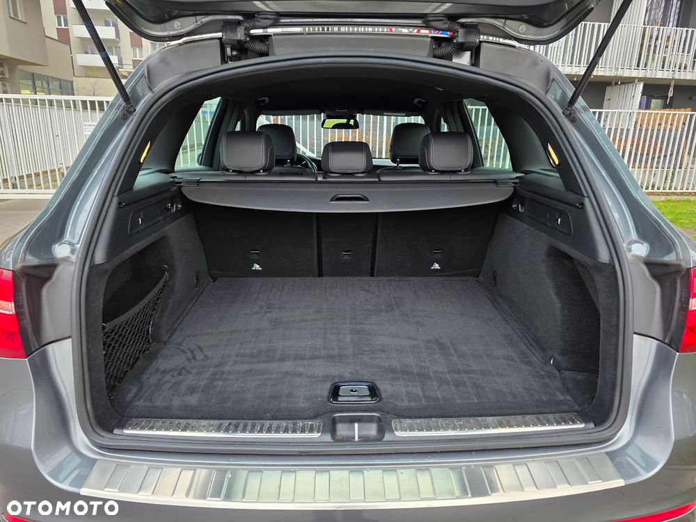 Mercedes-Benz GLC 250 4Matic 9G-TRONIC AMG Line - 31