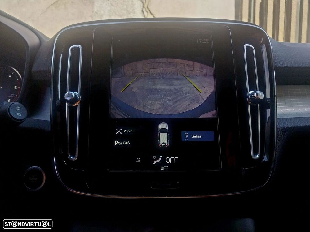 Volvo XC 40 2.0 D3 - 11