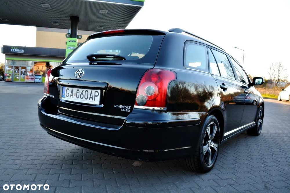 Toyota Avensis 2.0 D-4D Luna - 11