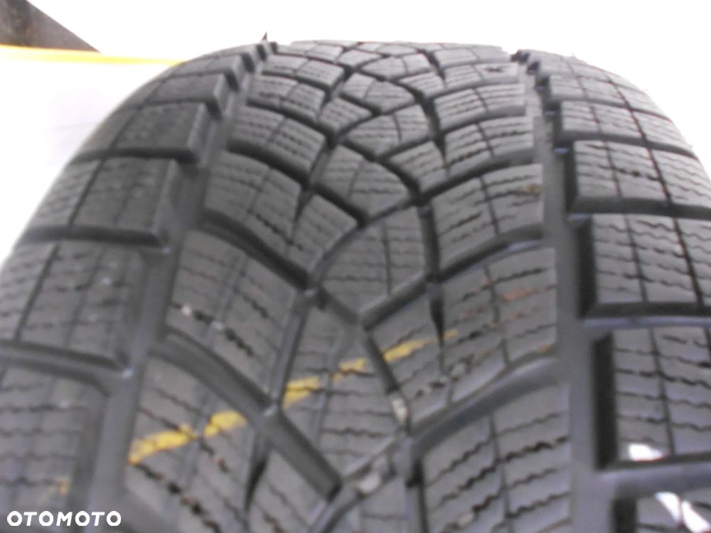 OPONA POJEDYNKA 235/50R19 GOODYEAR ULTRAGRIP ICE GEN-1 SUV DOT 2622 8MM - 2
