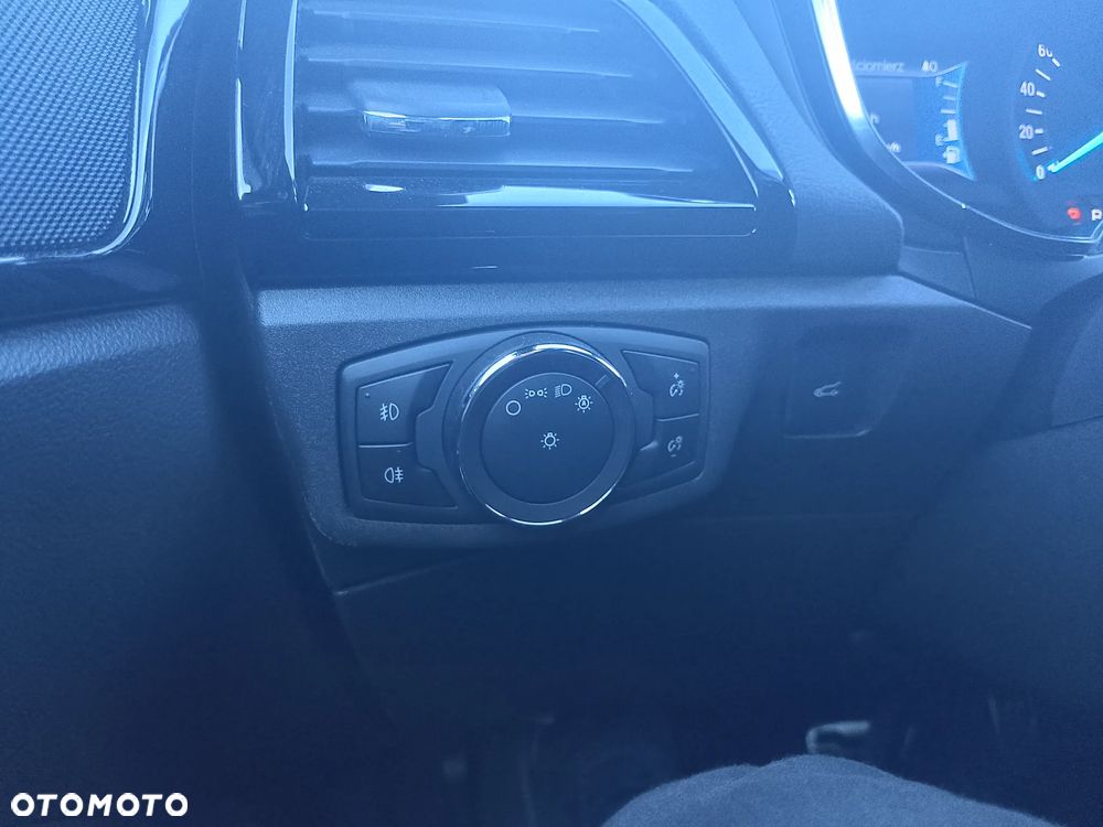 Ford Mondeo - 22