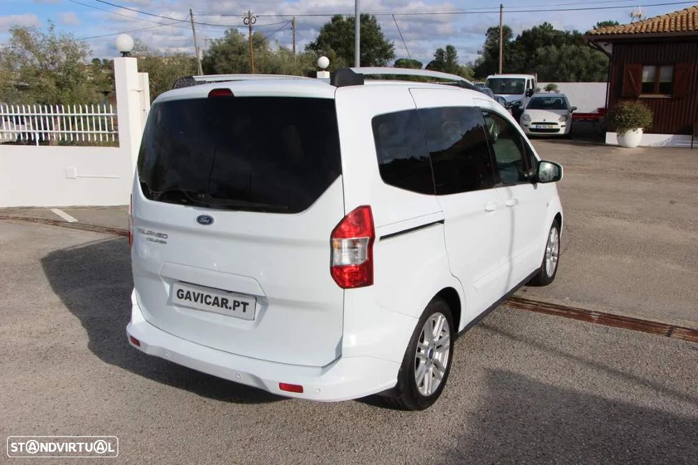 Ford Tourneo Courier 1.5 TDCi Titanium - 23