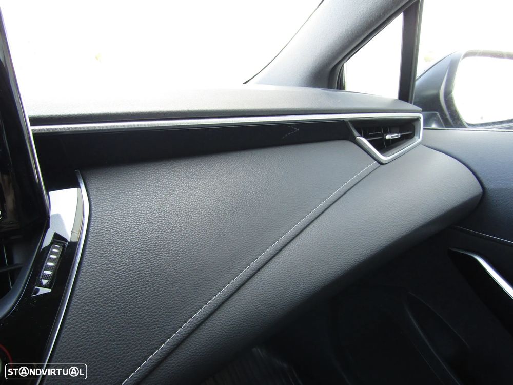 Toyota Corolla Touring Sports 1.8 Hybrid Comfort+P.Sport - 17