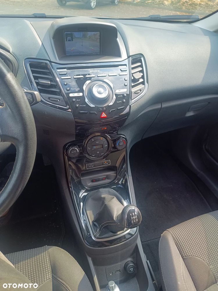 Ford Fiesta - 9