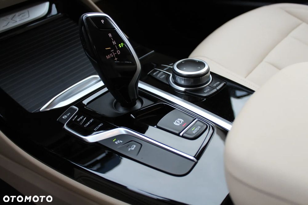 BMW X3 xDrive20i - 27