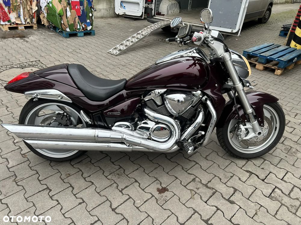Suzuki Intruder - 1