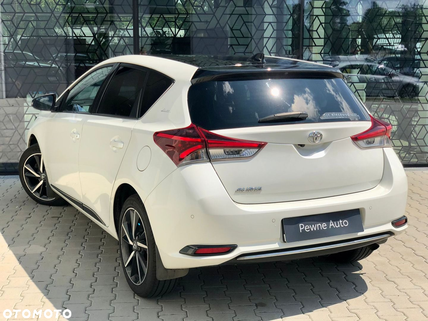 Toyota Auris 1.6 Selection - 11