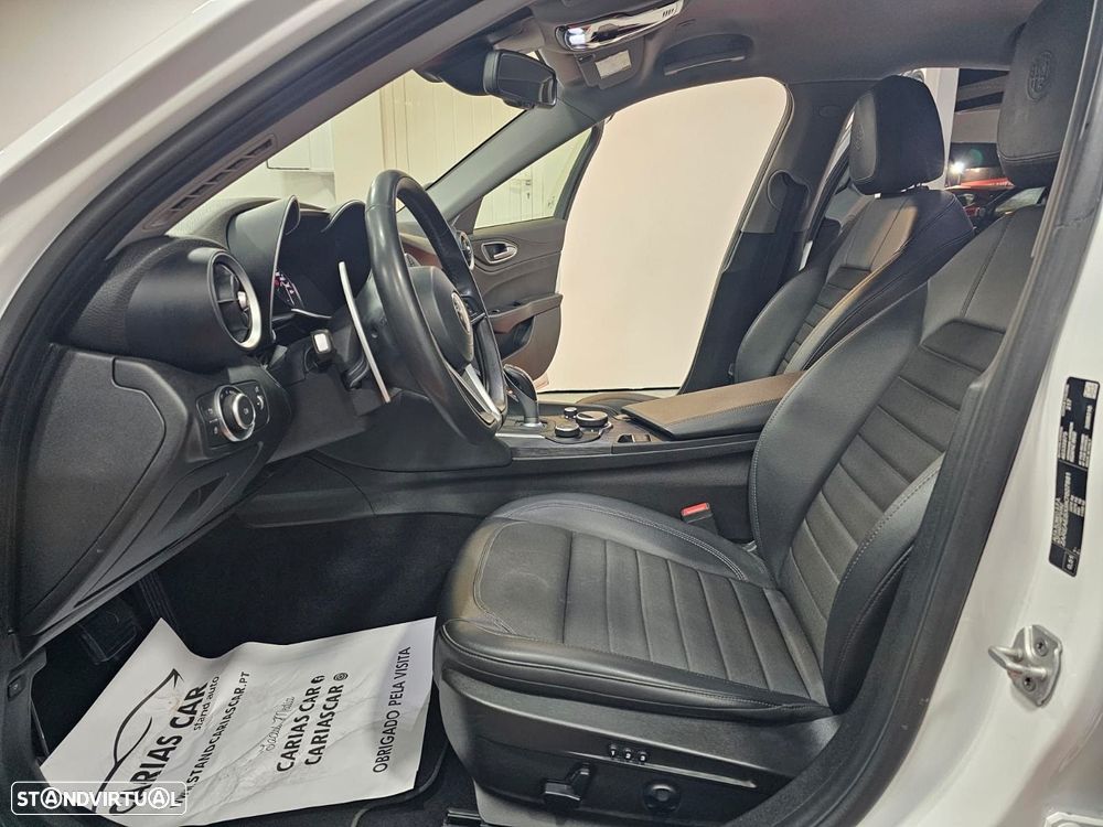 Alfa Romeo Giulia 2.2 D Super AT8 - 10