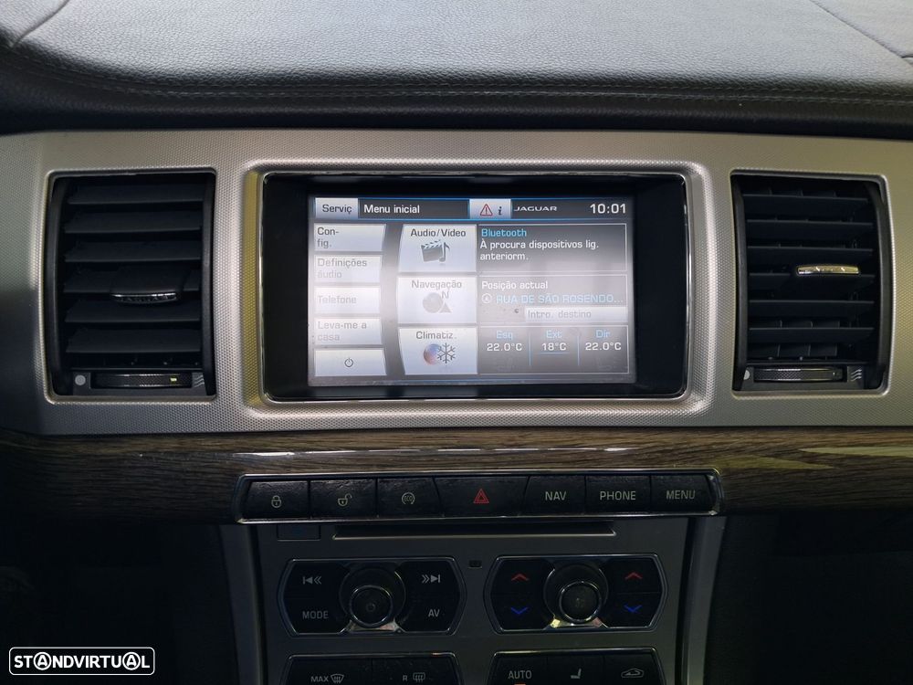 Jaguar XF 2.2 D Luxury - 14