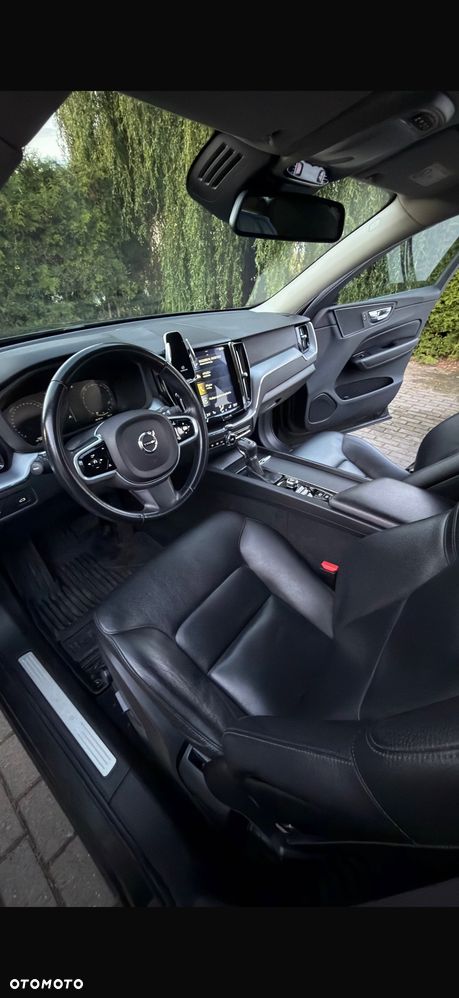 Volvo XC 60 T4 Momentum Pro - 8