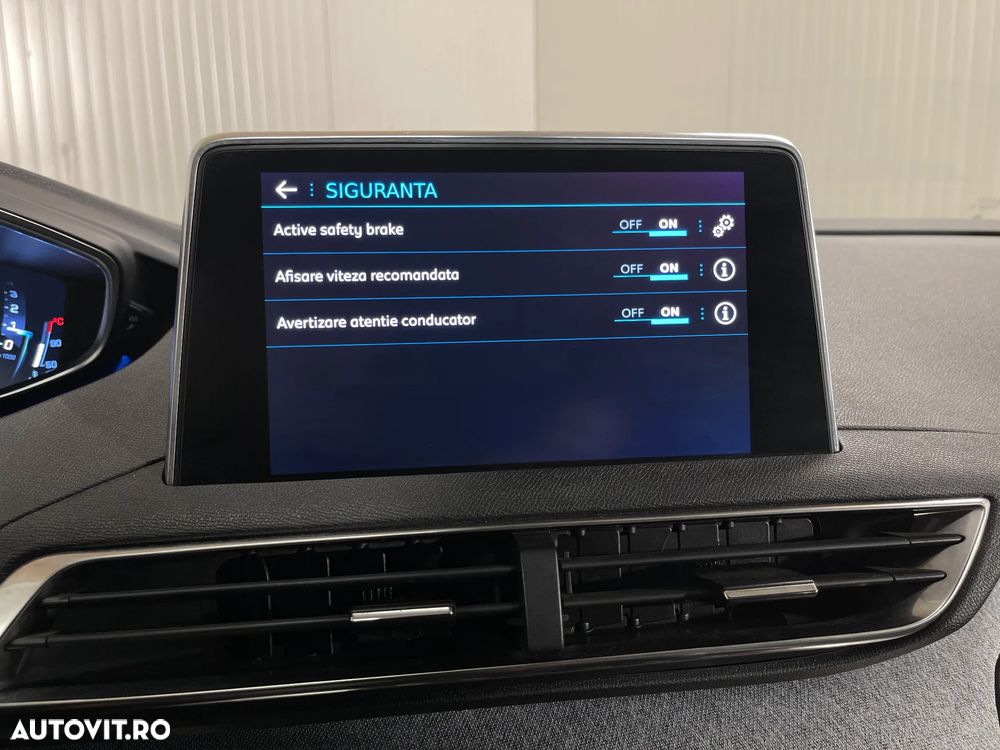 Peugeot 3008 PureTech 130 Stop & Start GPF EAT8 Allure Business-Paket - 26