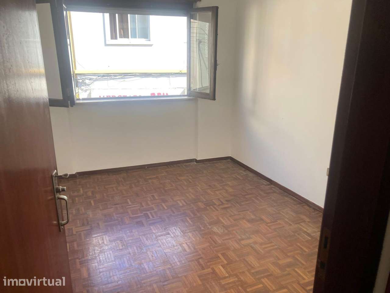 Apartamento T1 situado no centro das Caldas da Rainha perto do CCC - Grande imagem: 2/7