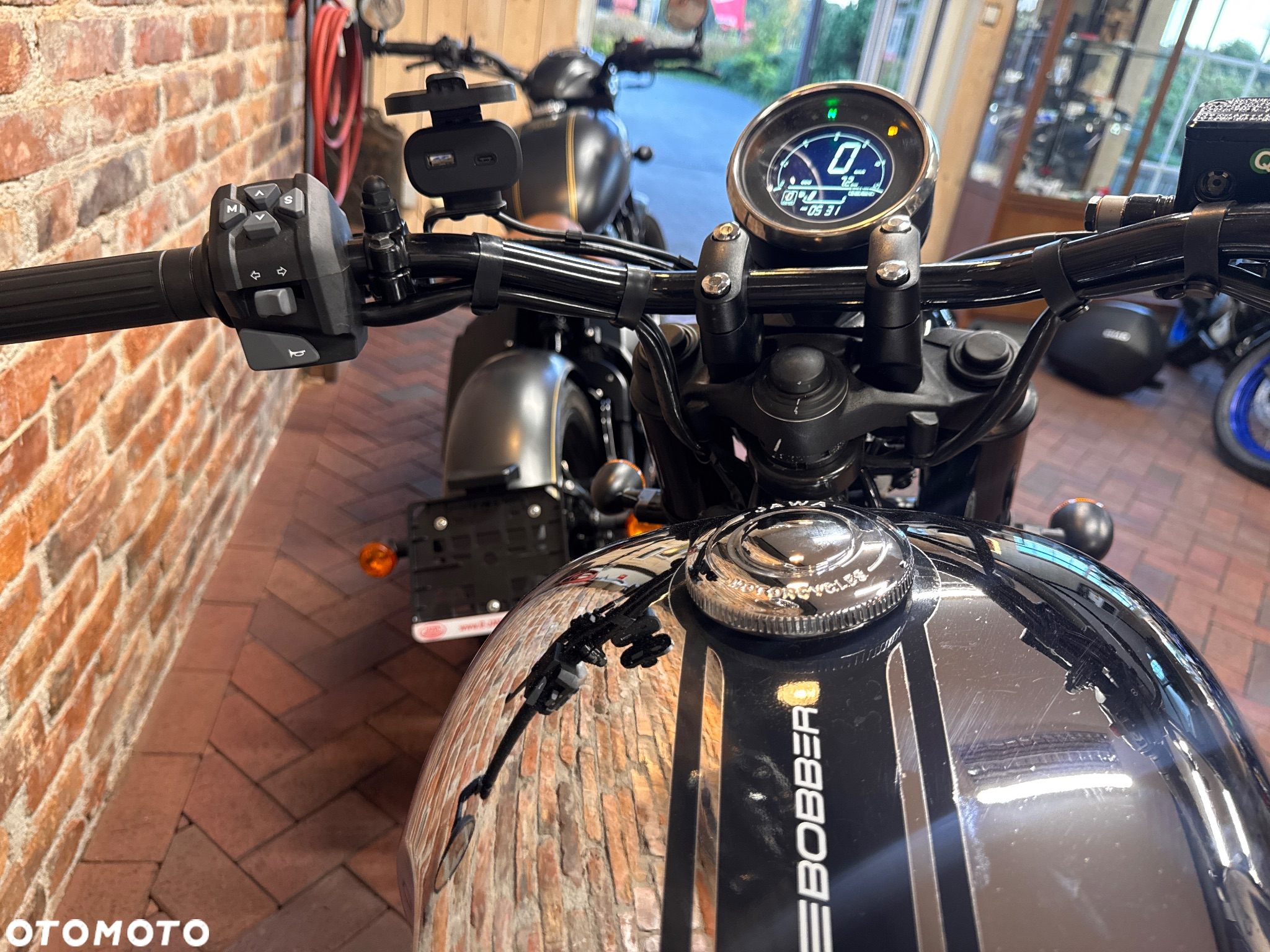 Jawa 350 42 Bobber - 14