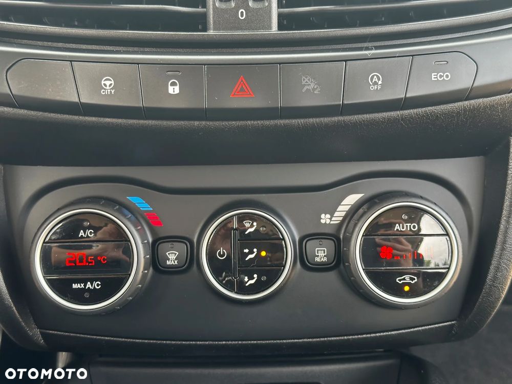 Fiat Tipo 1.6 MultiJet DCT Lounge - 28