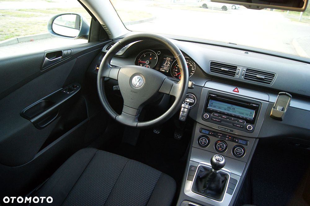 Volkswagen Passat 2.0 TDI DPF BlueMotion Technology Comfortline - 5