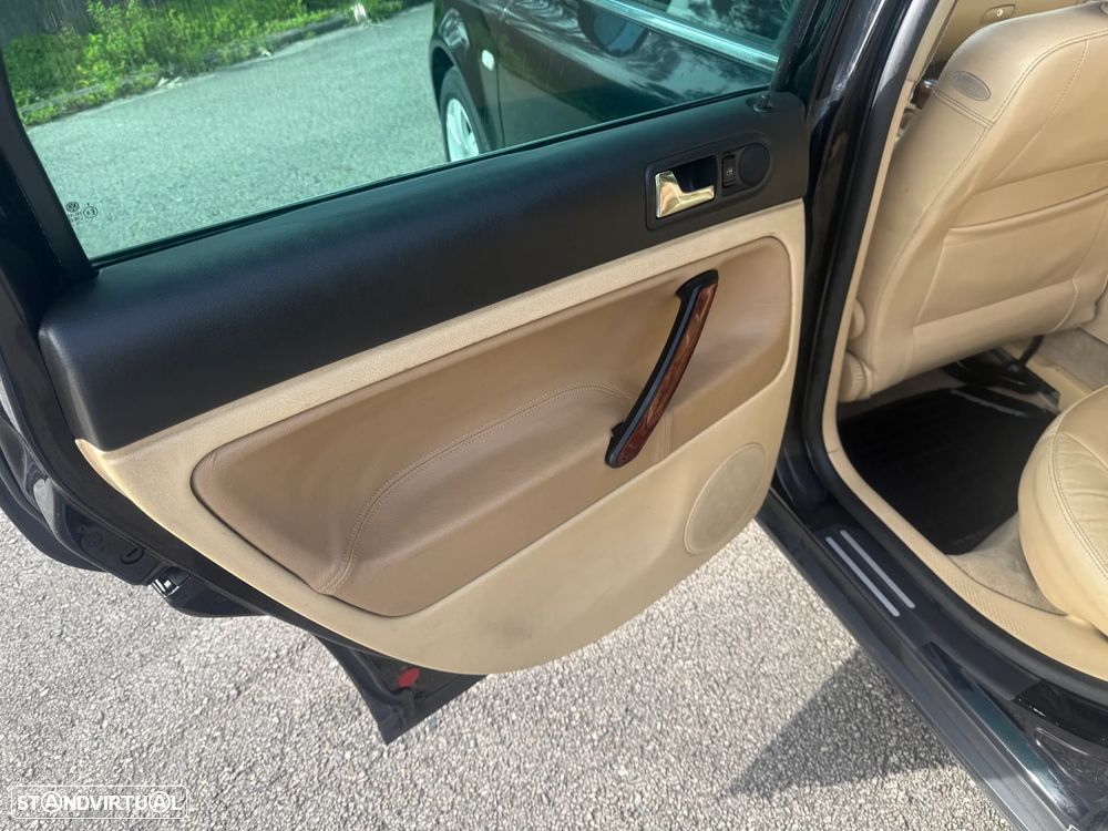 VW Passat Variant 1.9 TDi Exclusive - 10