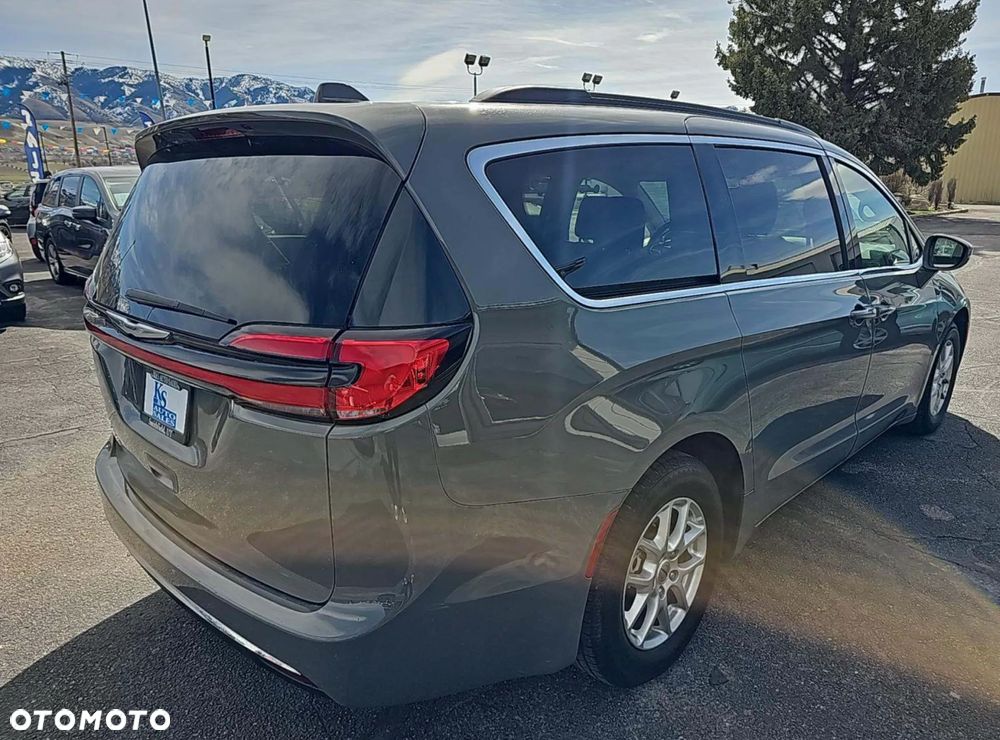 Chrysler Pacifica - 3