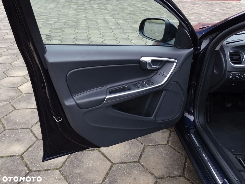 Volvo V60 D3 Drive-E Summum - 17