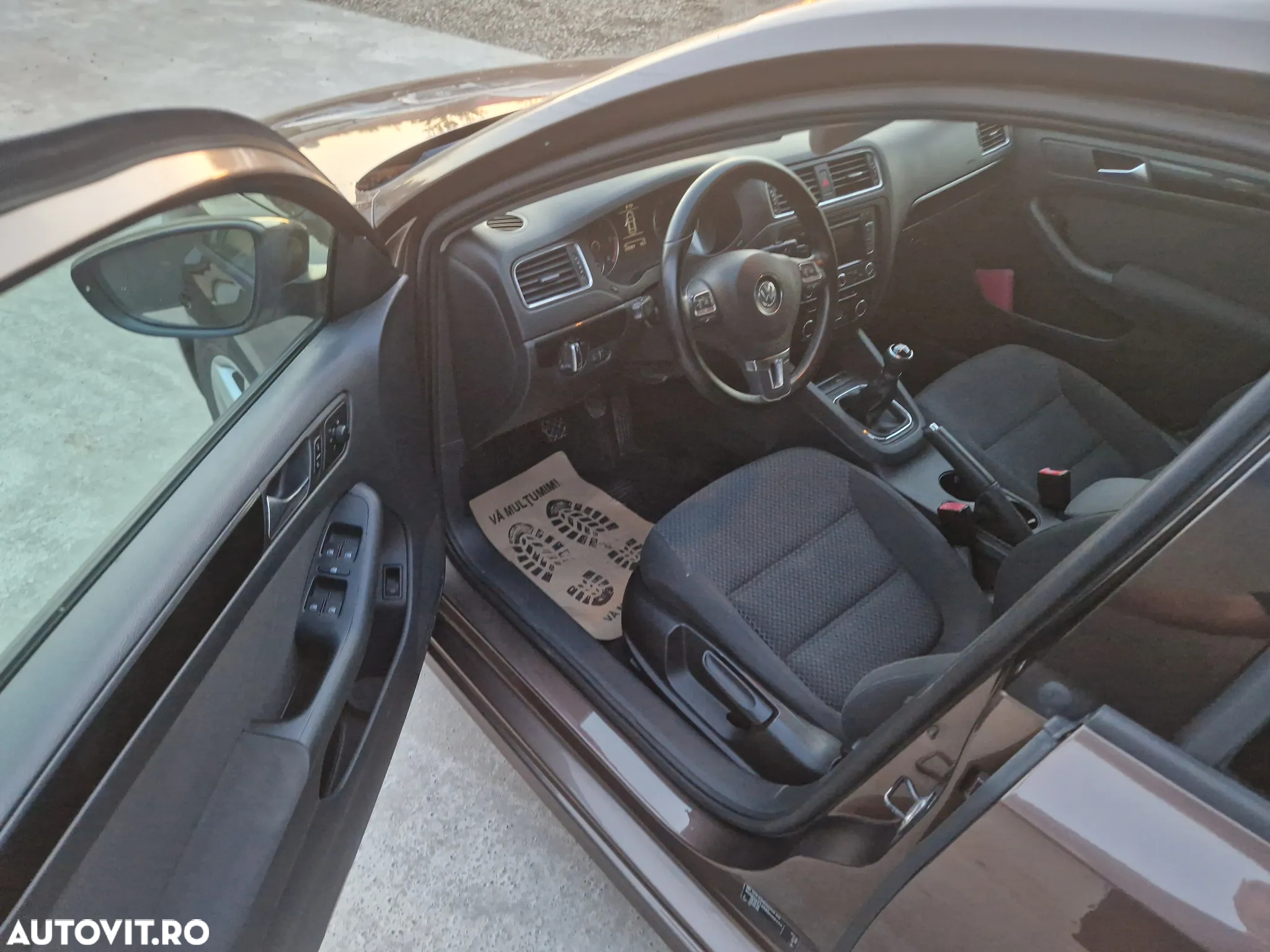 Volkswagen Jetta 1.6 TDI Blue Motion Technology Comfortline - 9