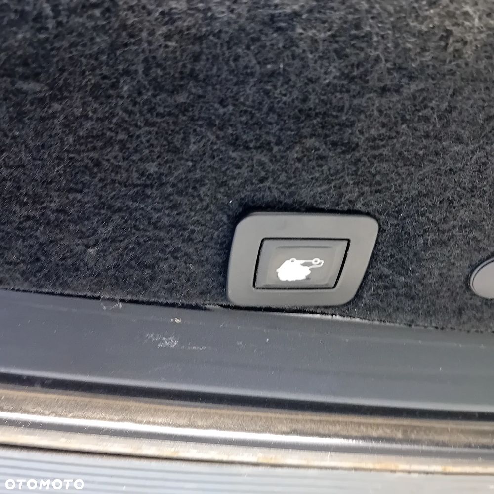 Klapa bagążnika opel Insignia a Kombi - 13