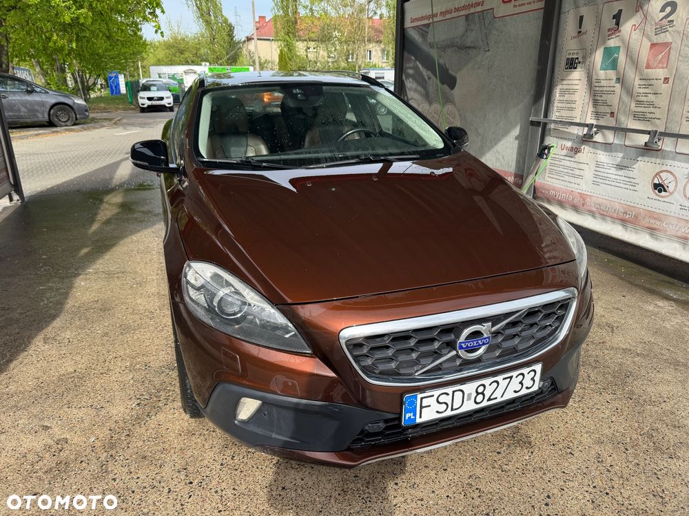 Volvo V40 Cross Country - 11