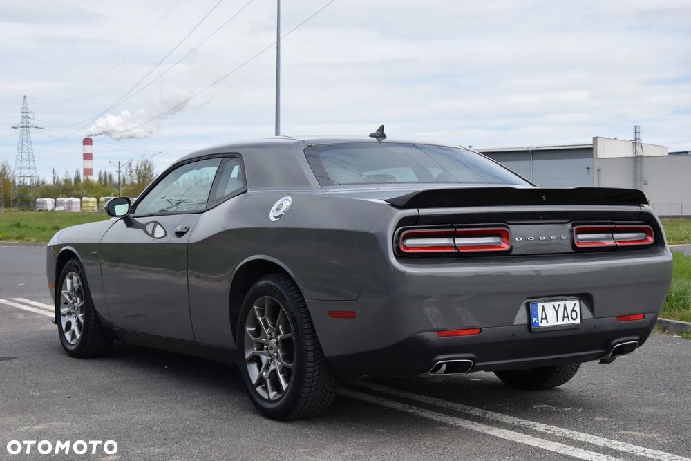Dodge Challenger - 3