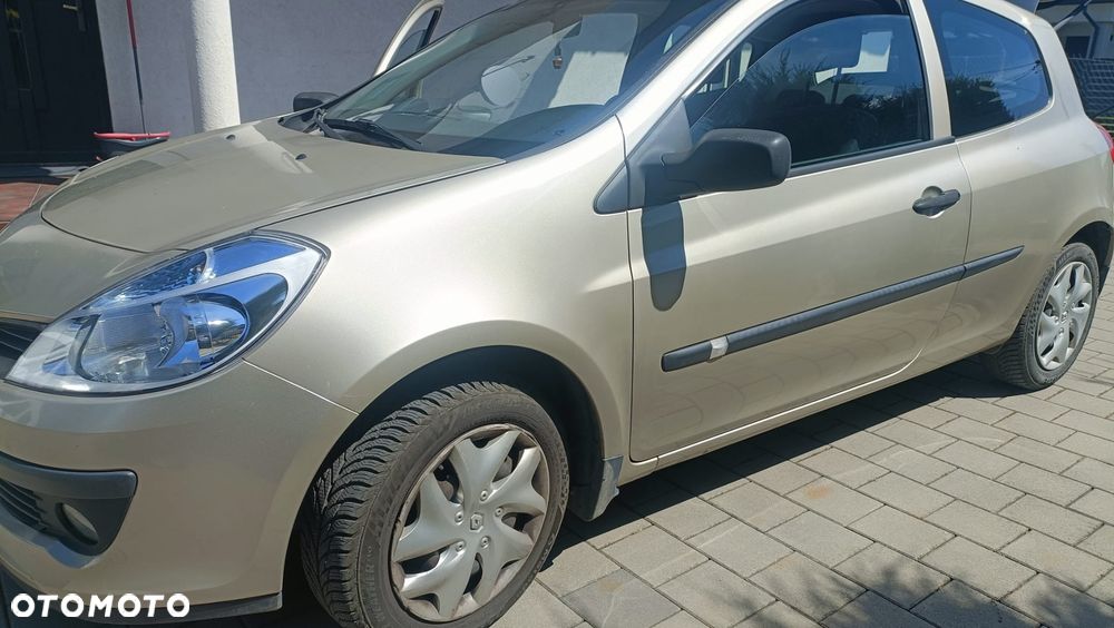 Renault Clio 1.4 16V Authentique - 2