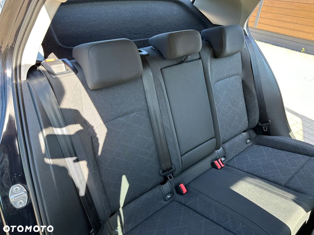 Volkswagen Golf - 25