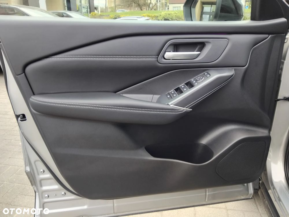 Nissan Qashqai 1.3 DIG-T MHEV N-Connecta Xtronic - 19