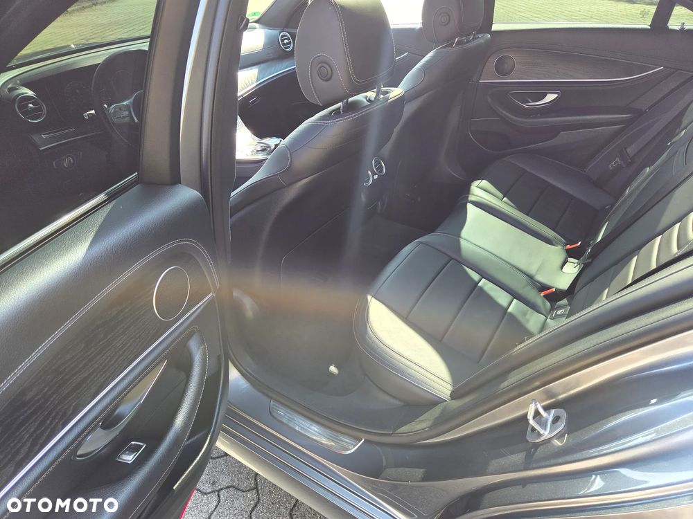 Mercedes-Benz Klasa E 400 d 4-Matic 9G-TRONIC - 13