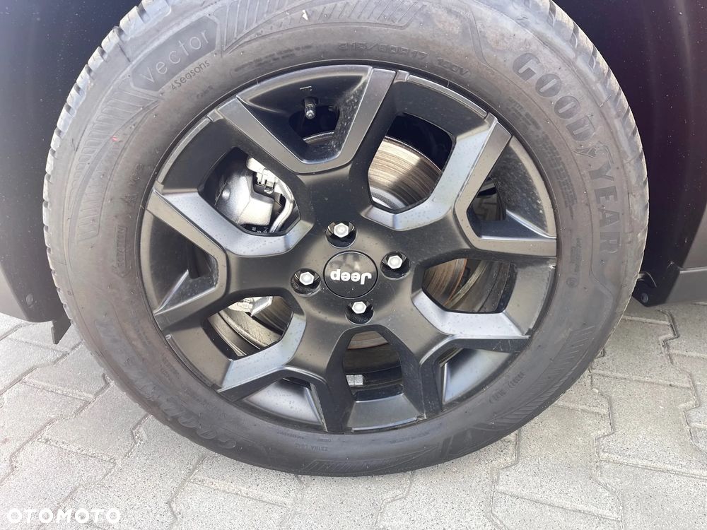 Jeep Avenger 1.2 T3 mHEV Black Edition FWD eDCT6 - 5