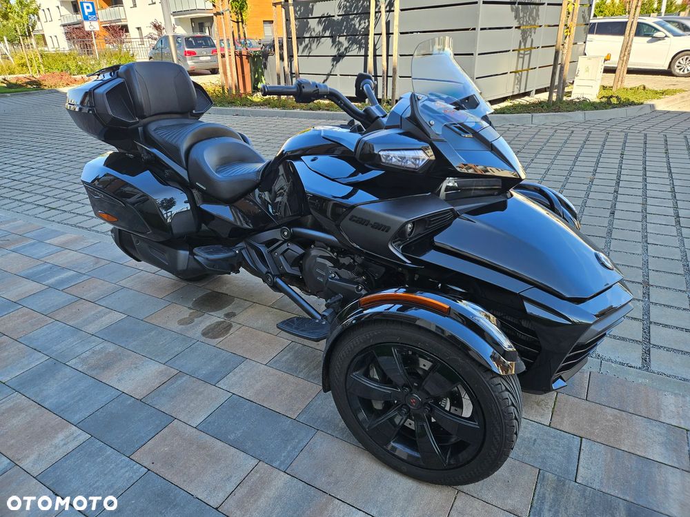 Can-Am Spyder - 10