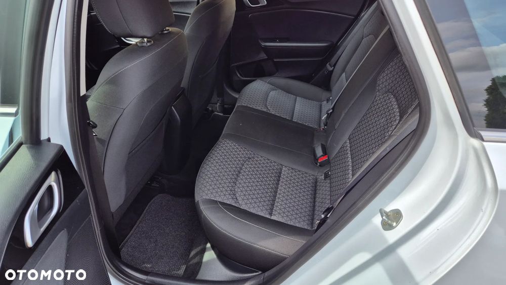 Kia Ceed 1.6 CRDi L Business Line DCT - 12