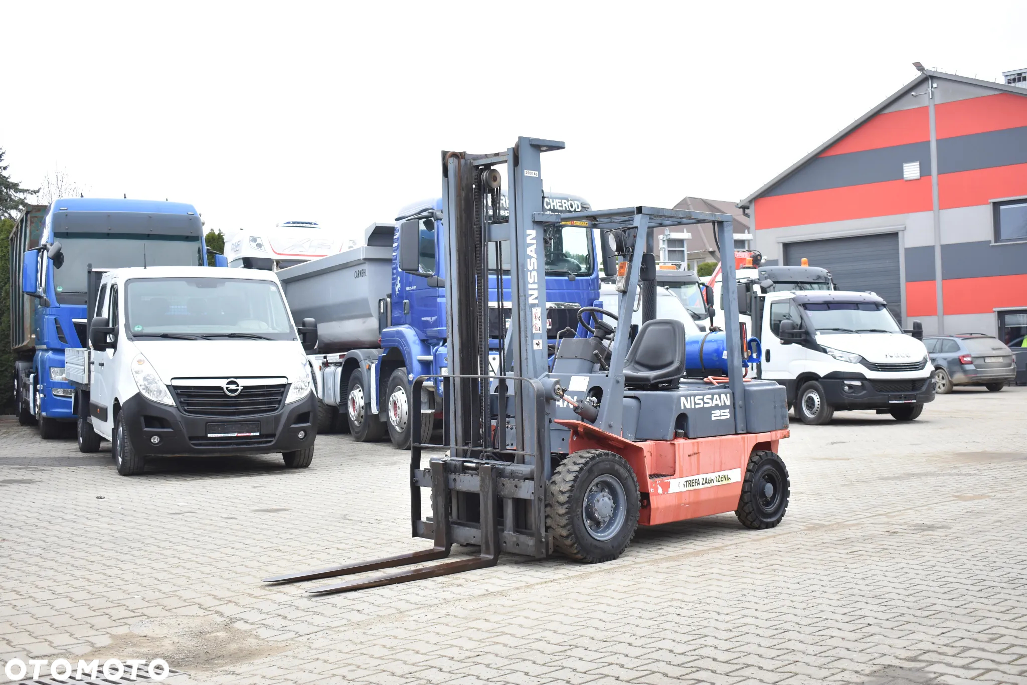 Nissan Wózek widłowy 2.5 T udźwig/ Przesów boczny/ LPG - 3