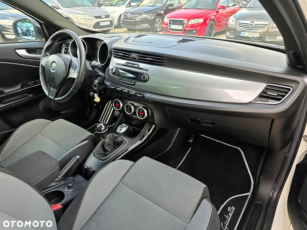 Alfa Romeo Giulietta 1.6 JTDM Distinctive - 28