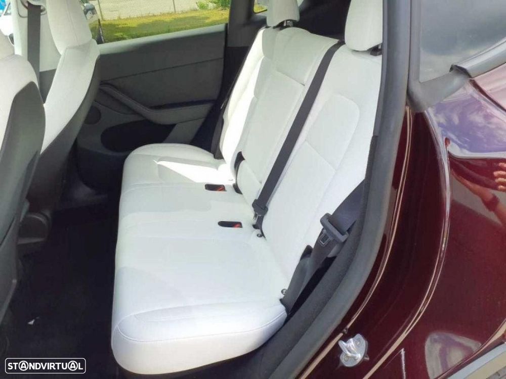 Tesla Model Y Performance Dual Motor AWD - 5