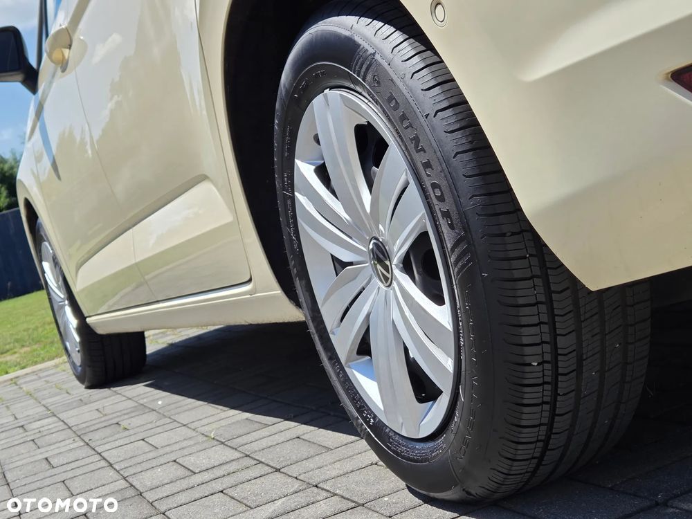 Volkswagen Touran 2.0 TDI SCR DSG Trendline - 14
