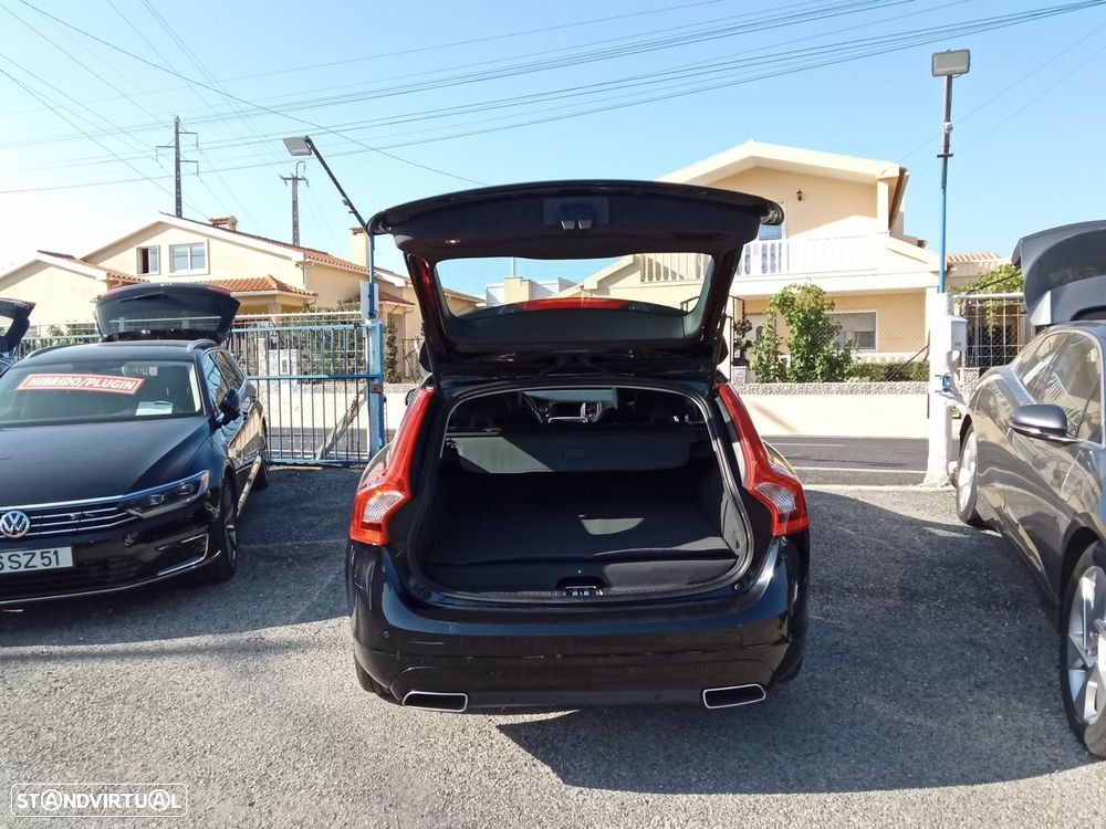 Volvo V60 2.4 D6 Momentum AWD Phev - 6