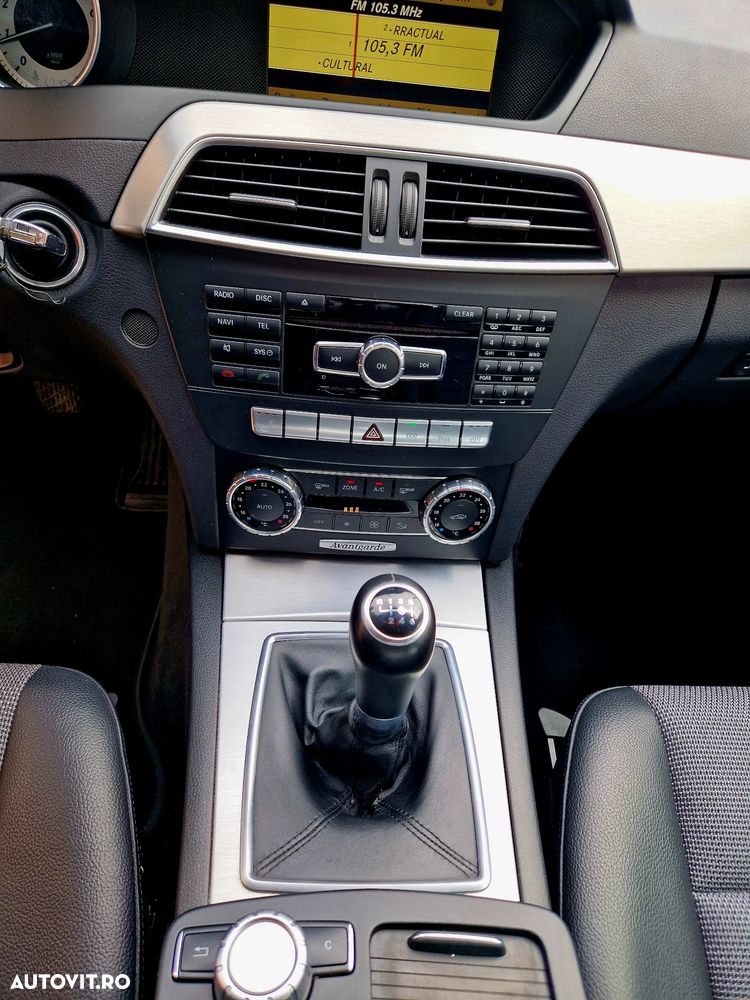 Mercedes-Benz C 180 CGI BlueEFFICIENCY Avantgarde - 13