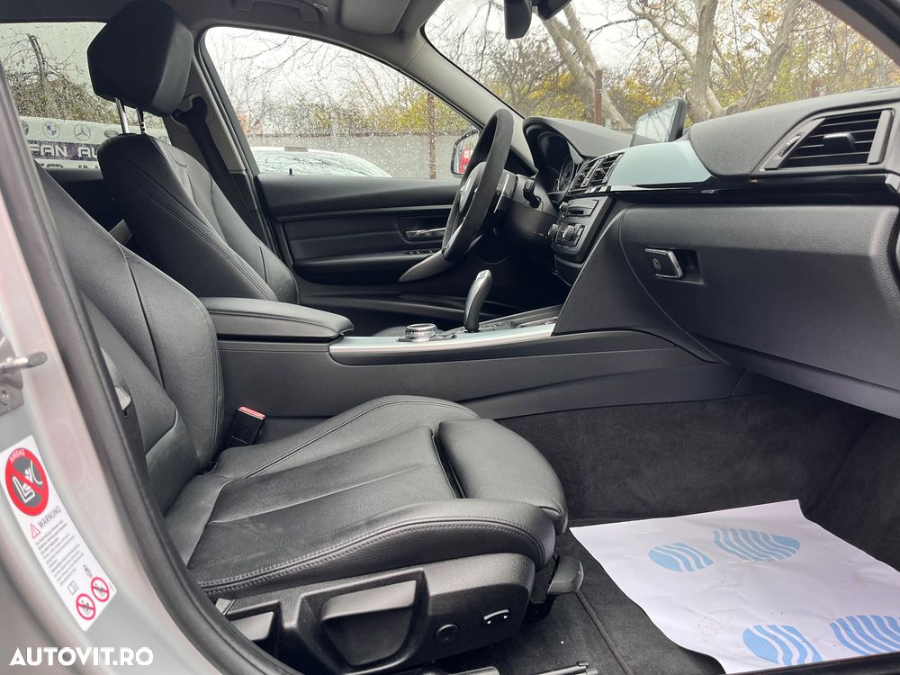 BMW Seria 3 320d Aut. Blue Performance Sport Line - 34