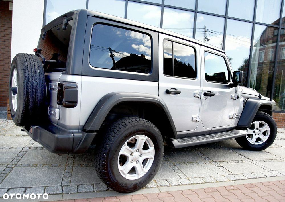 Jeep Wrangler - 28