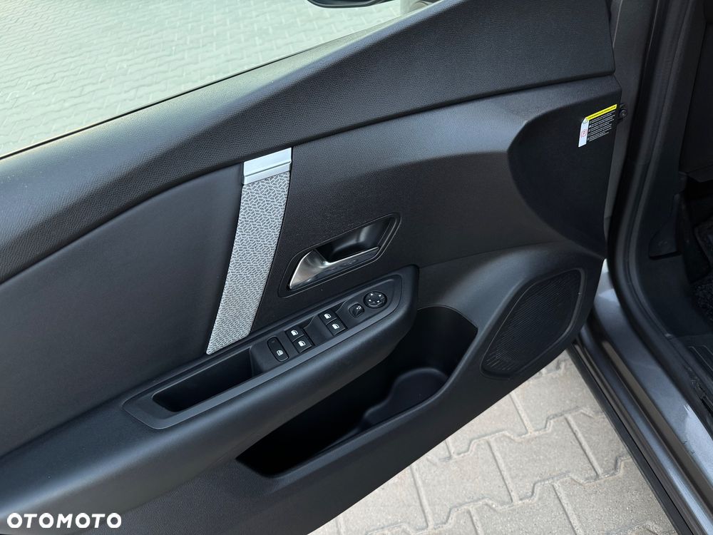 Citroën C4 BlueHDi 130 Stop&Start EAT8 SHINE - 11