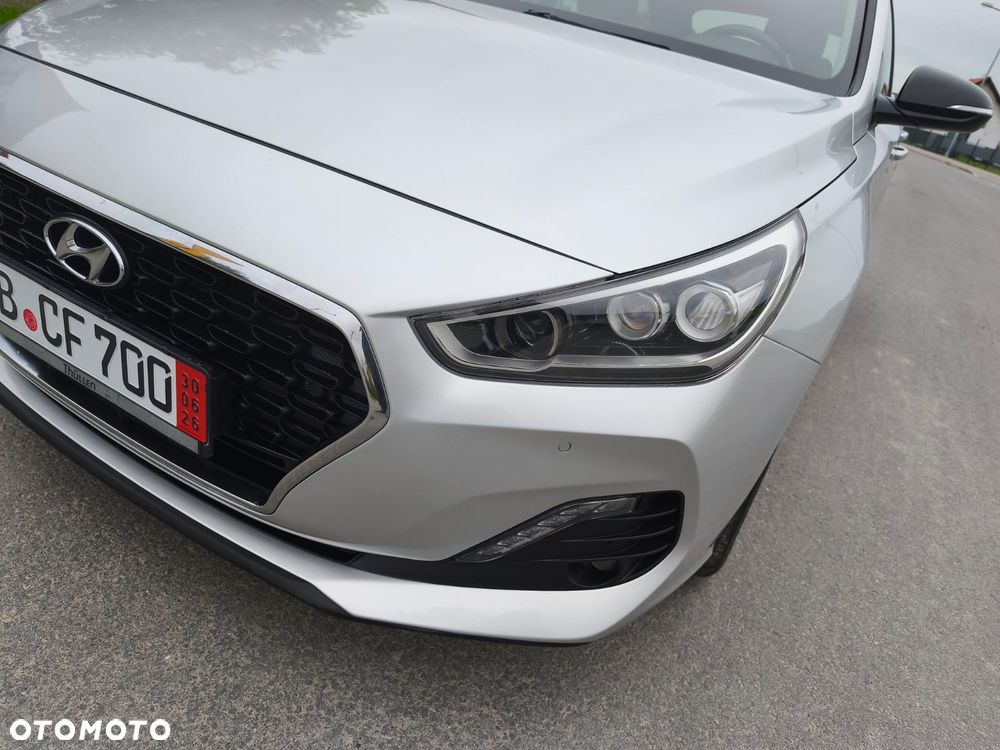 Hyundai i30 1.4 T-GDI YES!+ - 8
