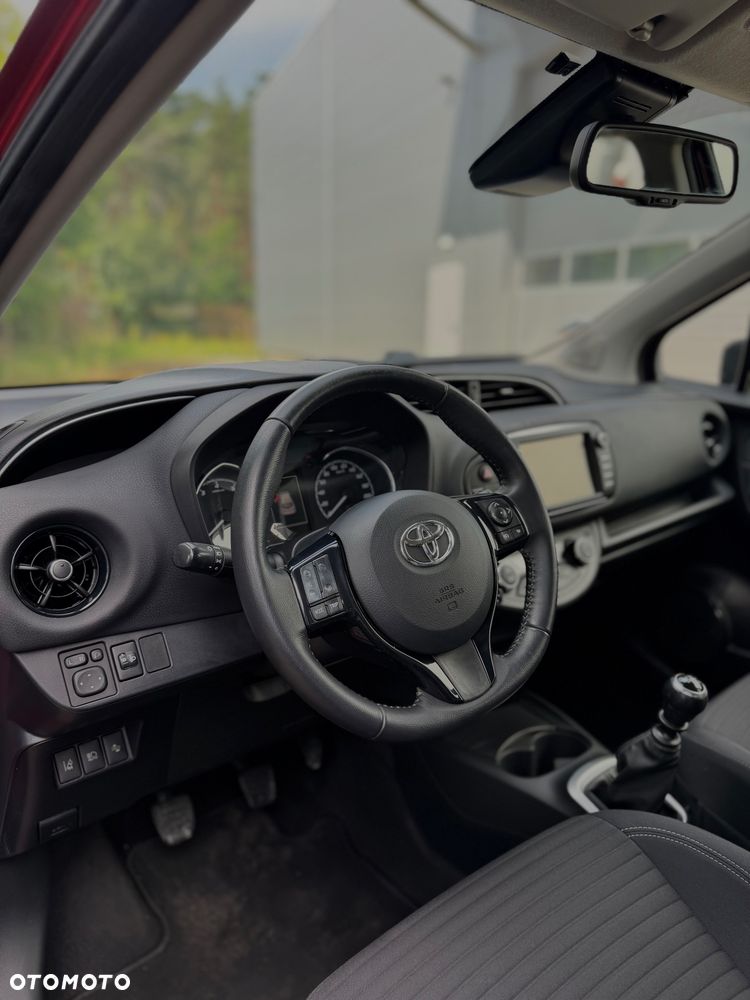 Toyota Yaris 1.5 Dynamic - 30