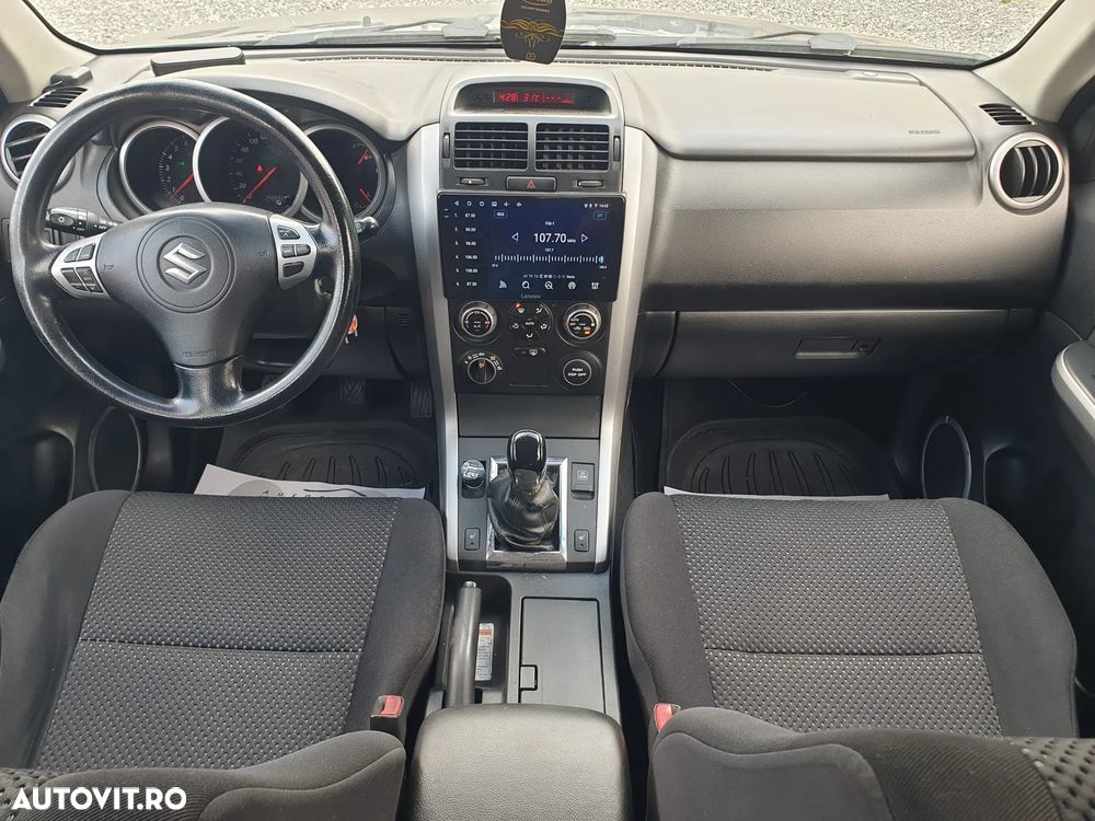 Suzuki Grand Vitara 2.0i JLX Navi - 18