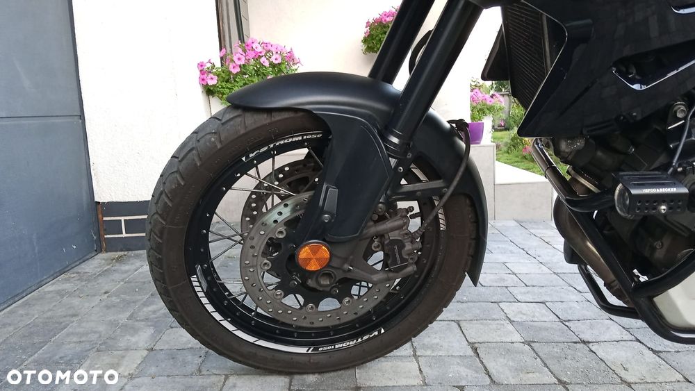 Suzuki V-STROM - 8