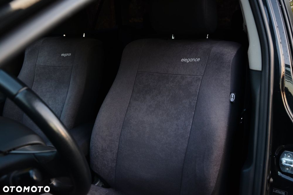 Toyota Avensis 1.8 Sol plus NAVI - 13