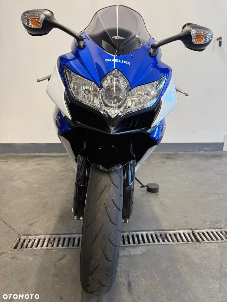 Suzuki GSX-R - 35